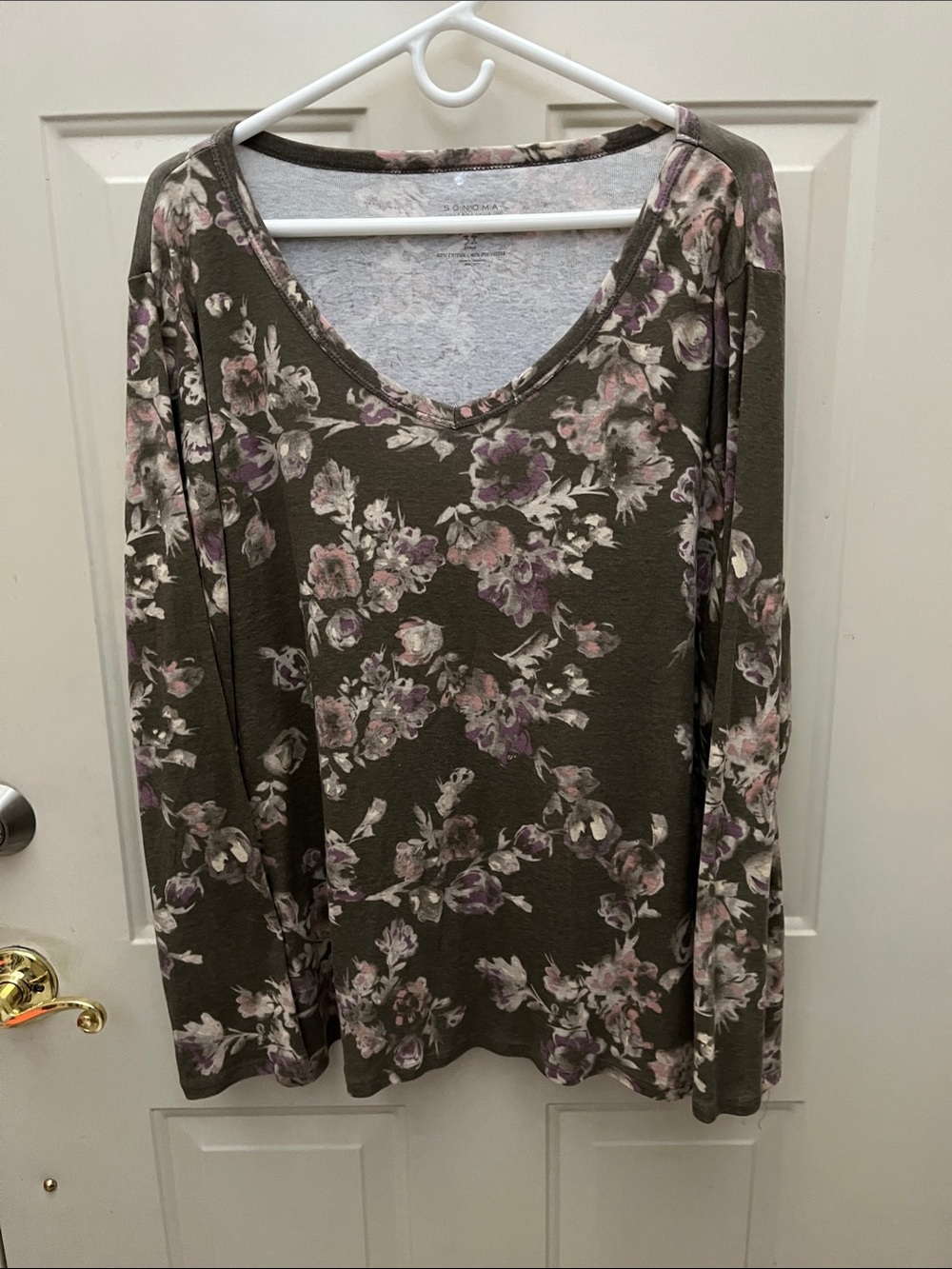 SONOMA Gray Floral V-Neck Long Sleeve Top